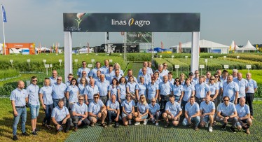 „Agrovizija 2022": „Linas Agro" stendo lankytojus pasitiko su specialiais pasiūlymais ir vandens arka