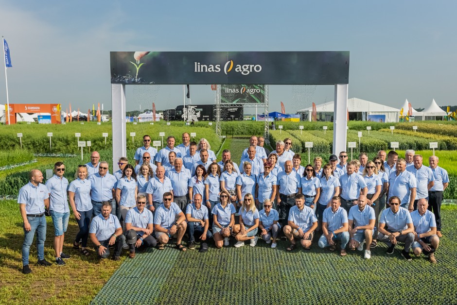 „Agrovizija 2022": „Linas Agro" stendo lankytojus pasitiko su specialiais pasiūlymais ir vandens arka