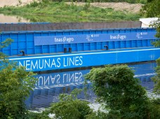 Pirmą kartą į Klaipėdos uostą grūdai atplukdyti Nemunu